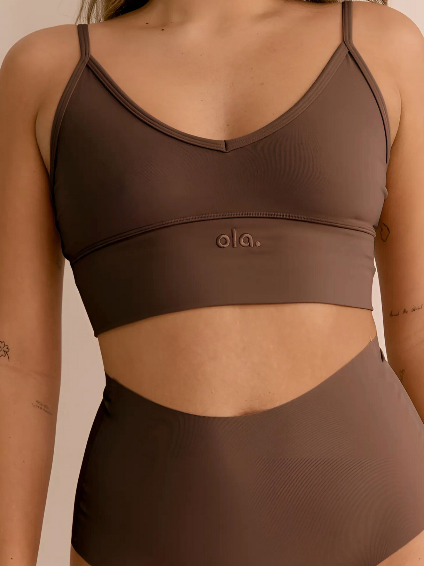V Crop V2 – Hot Fudge