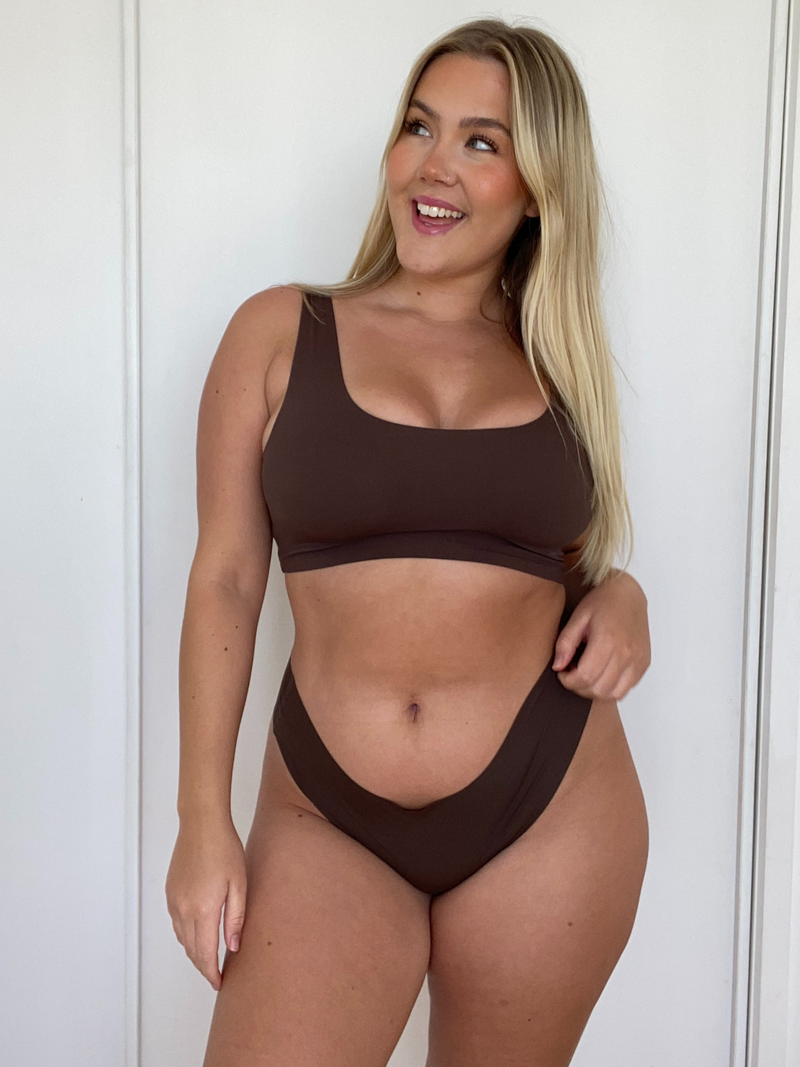 Hot Fudge Comfort Crop
