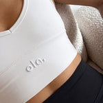 White V Crop model side view