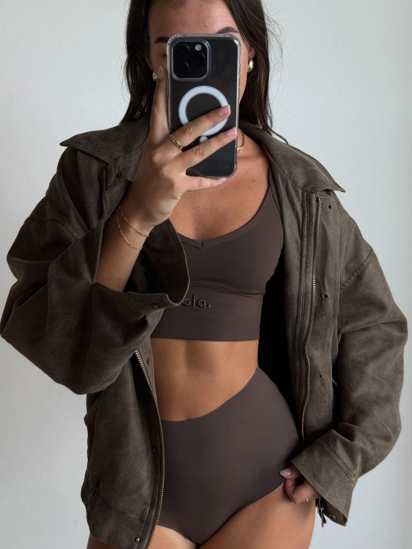 V Crop – Hot Fudge