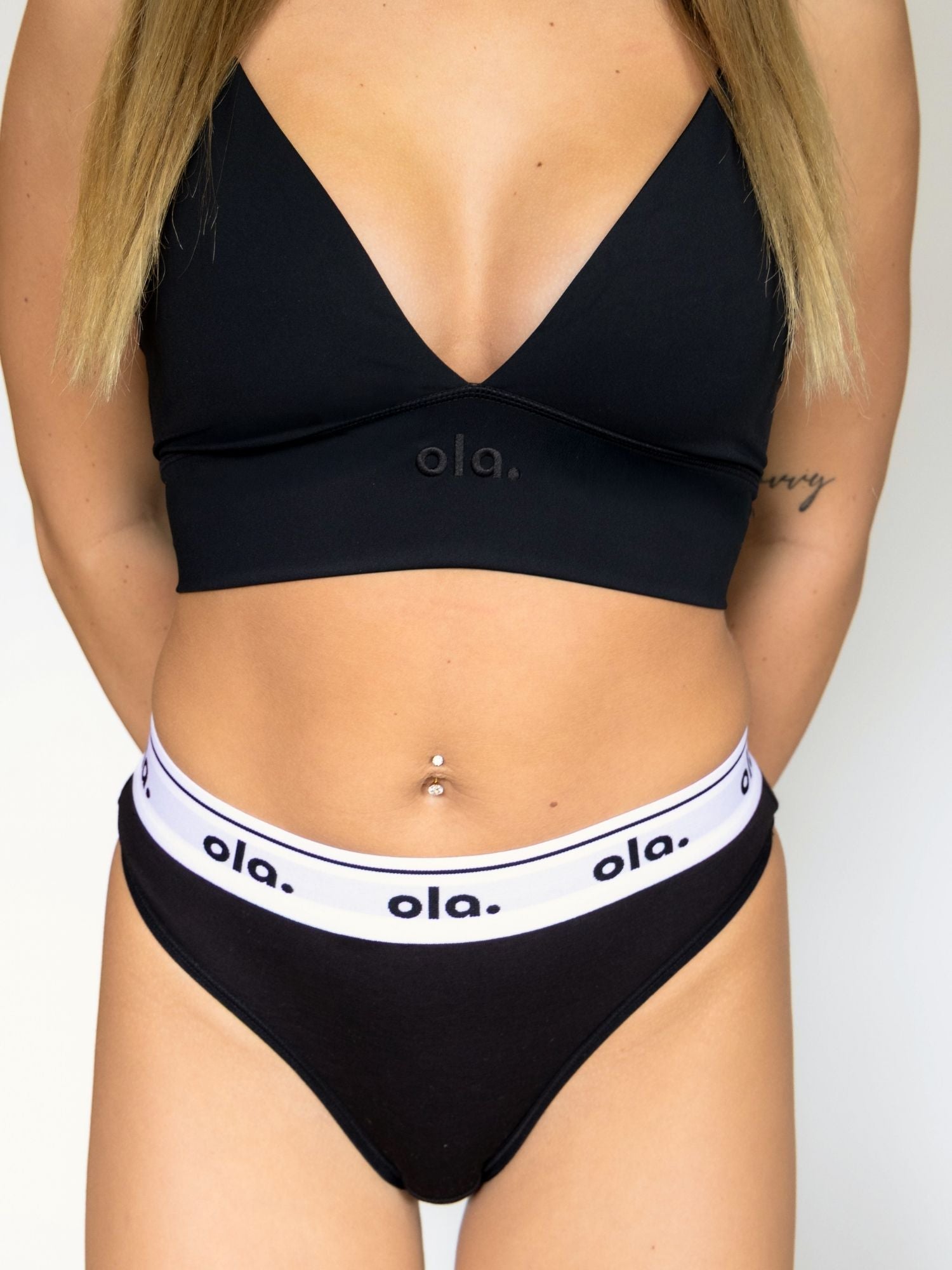 Black Iconic Thong model waist detail