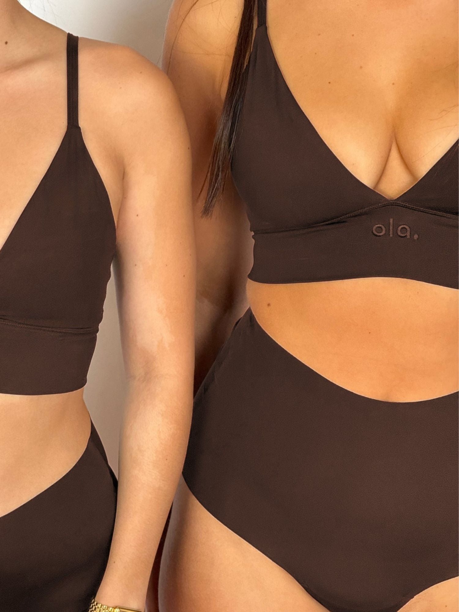 Hot Fudge Plunge Crop model back view
