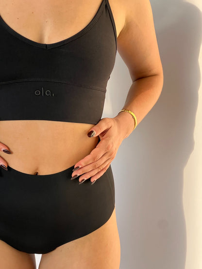V Crop – Black